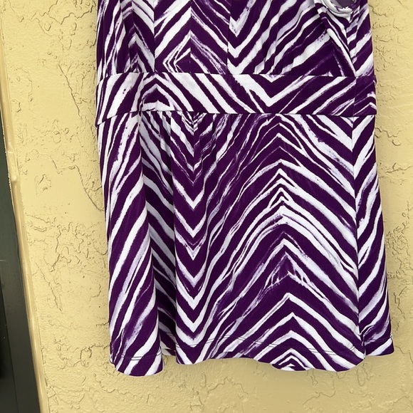 BCBG max Samara size, extra extra small dynamite, top, purple and white - Picture 3 of 5
